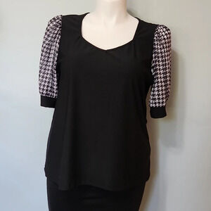 Kathy Ireland Black & White Top